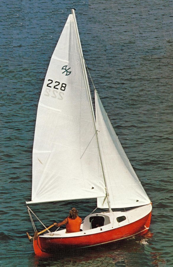 16 ft sailboat with cabin
