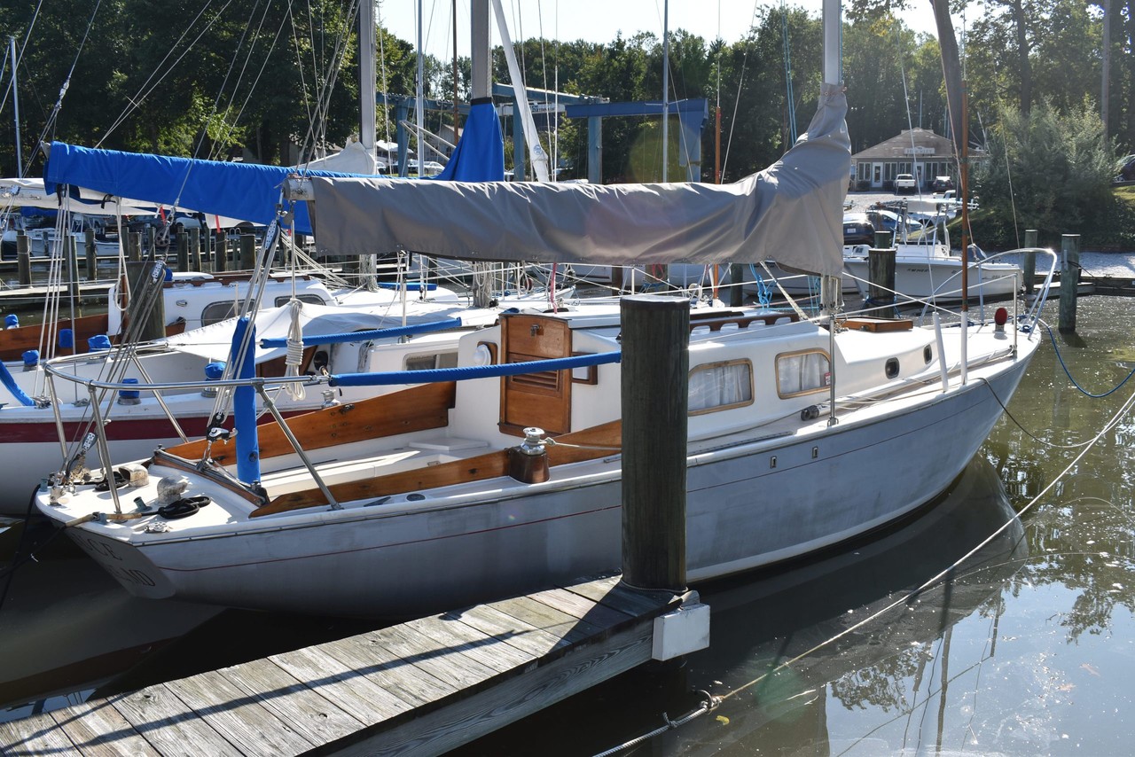 28 foot pearson sailboat