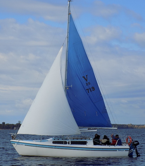 25 foot macgregor sailboat