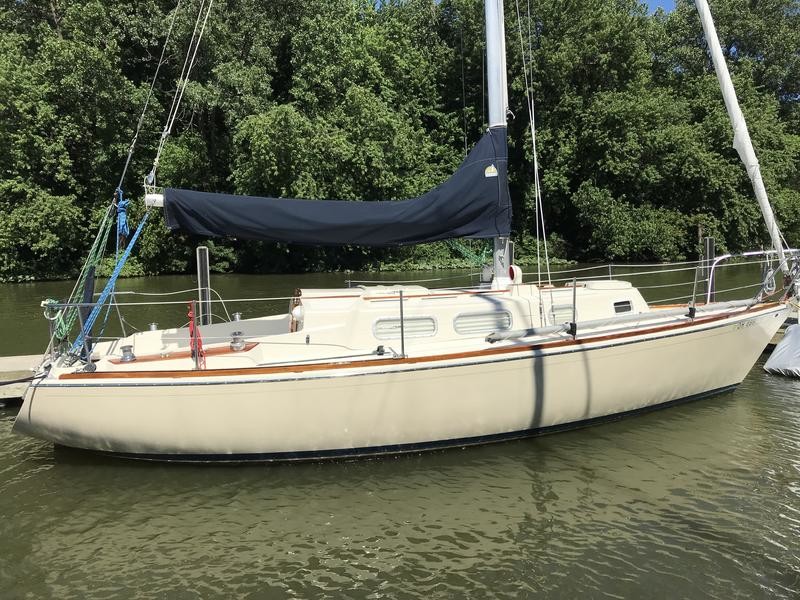 30 foot tartan sailboat