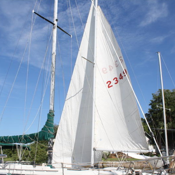 1981 hunter 27' sailboat